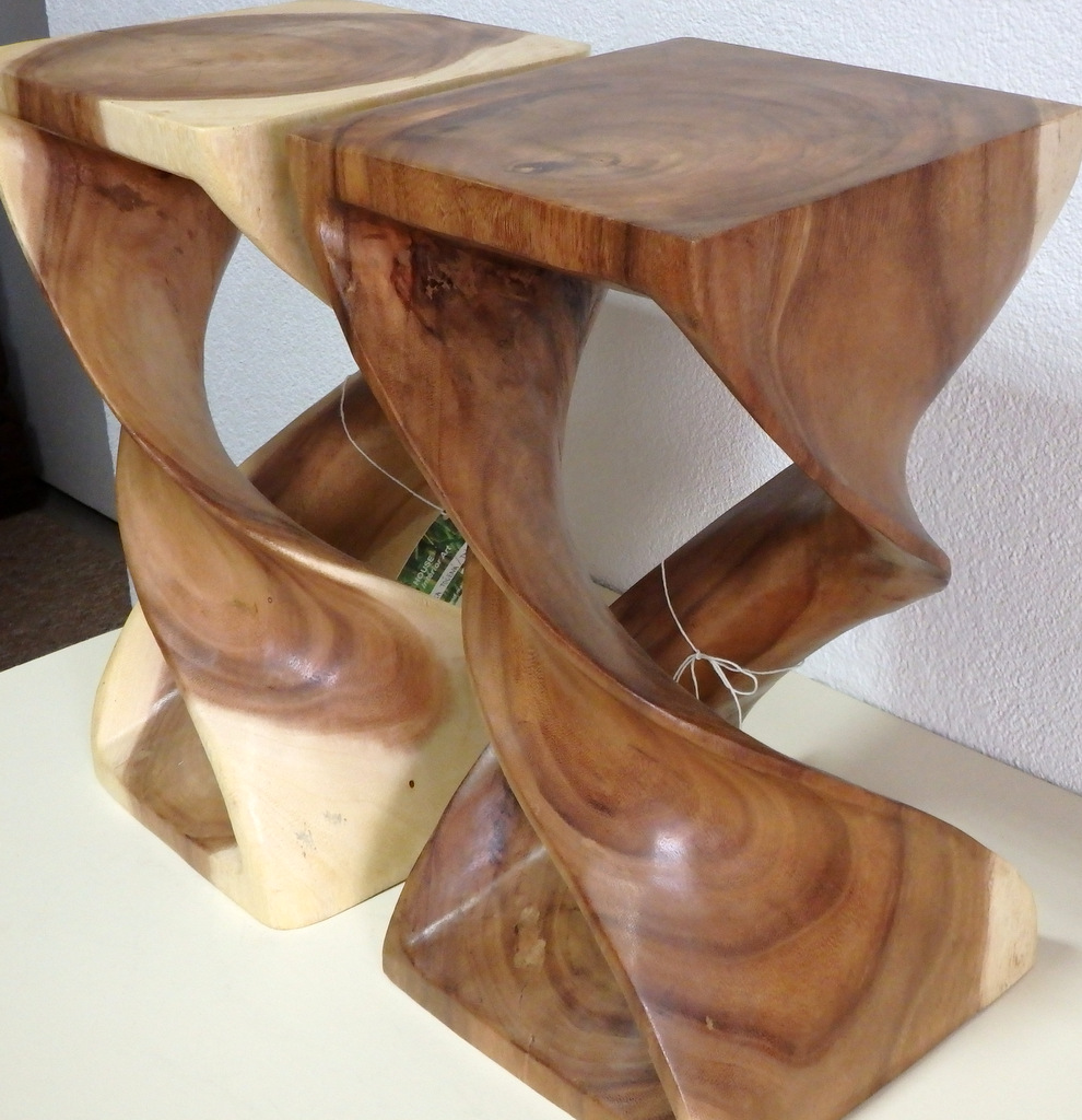 Odkladací stolík, exotické drevo, 50 cm