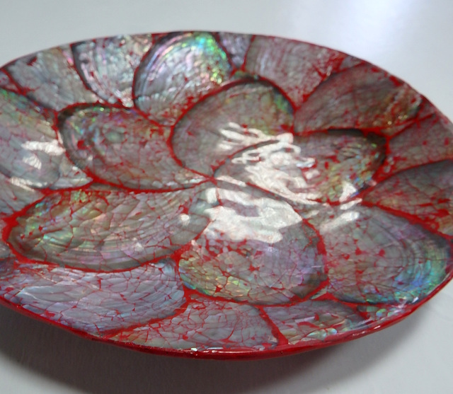 Misa okrúhla z pravej perlete - červená