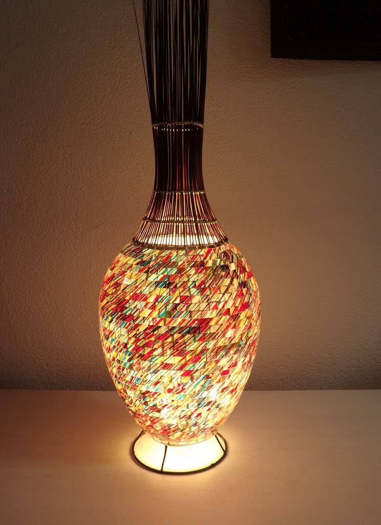 Stolná lampa EXOTIC, 130 cm, ručná práca, mozaika, morská tráva