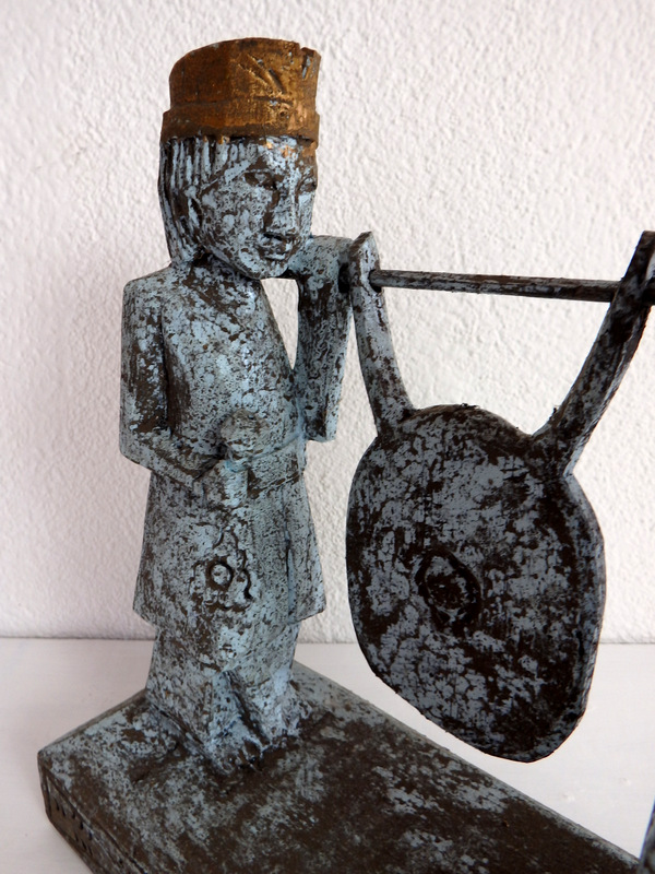 Drevená soška CEREMONY modrá, 40 cm, exotické drevo, ručná práca, Indonézia