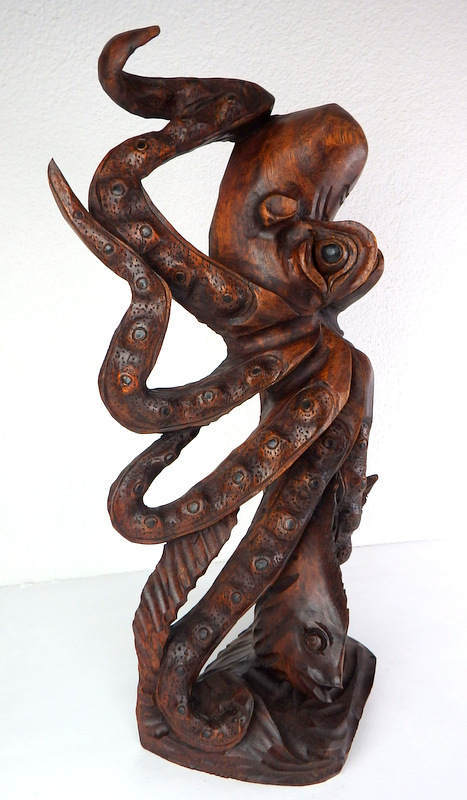 Soška CHOBOTNICA  - hnedá , exotické drevo, ručná práca, 55 cm