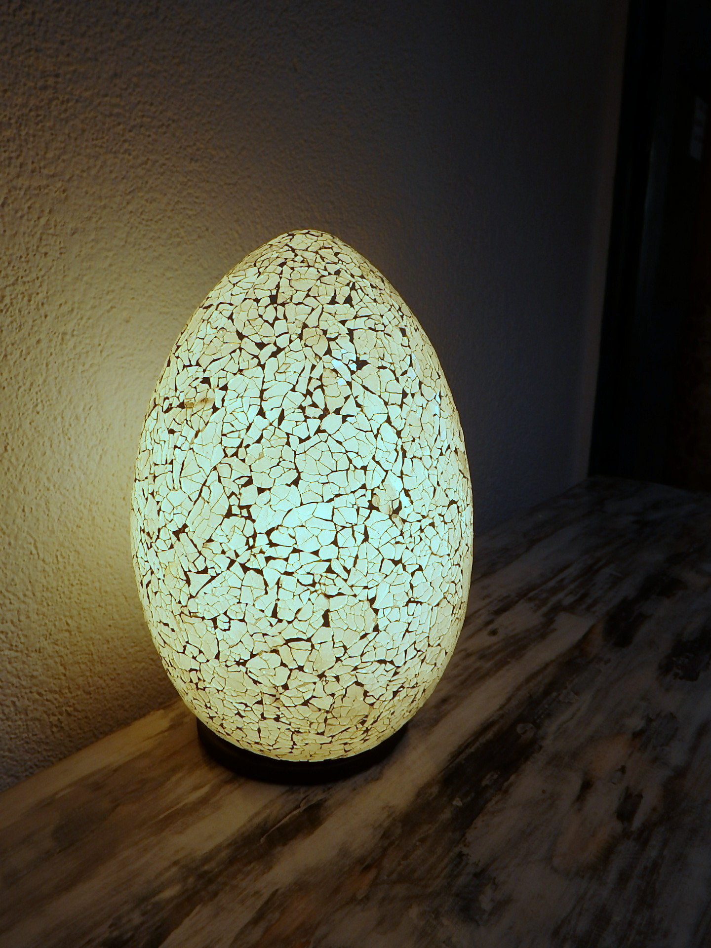 Stolná lampa  biela -EGG, ručná práca, mozaika, 30 cm