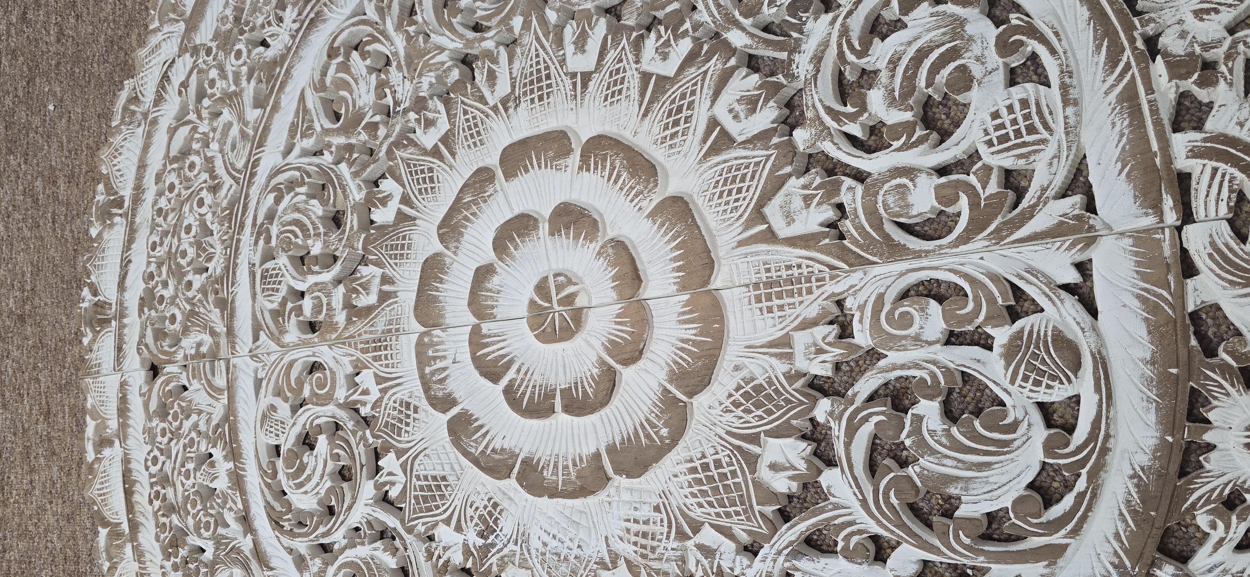 Ručne vyrezávaná  mandala z teaku,120 cm, biela patina