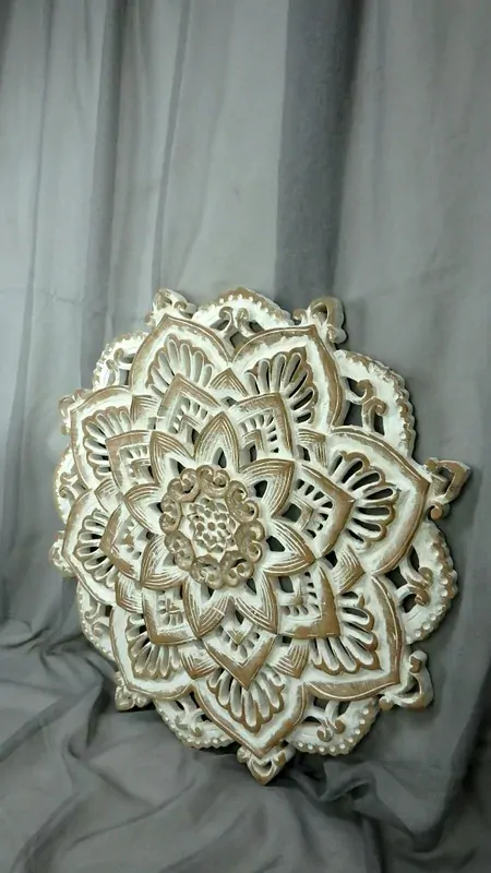 Dekorácia na stenu Mandala biela MILIA, teakové drevo, 90cm, ručná práca