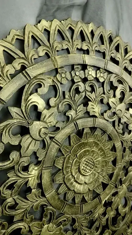 Závesná dekorácia MANDALA zlatá patina, 60 cm, drevo