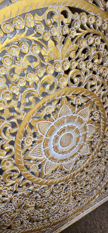 Mandala zlatá - 110x110cm, ručná drevorezba, exotické drevo