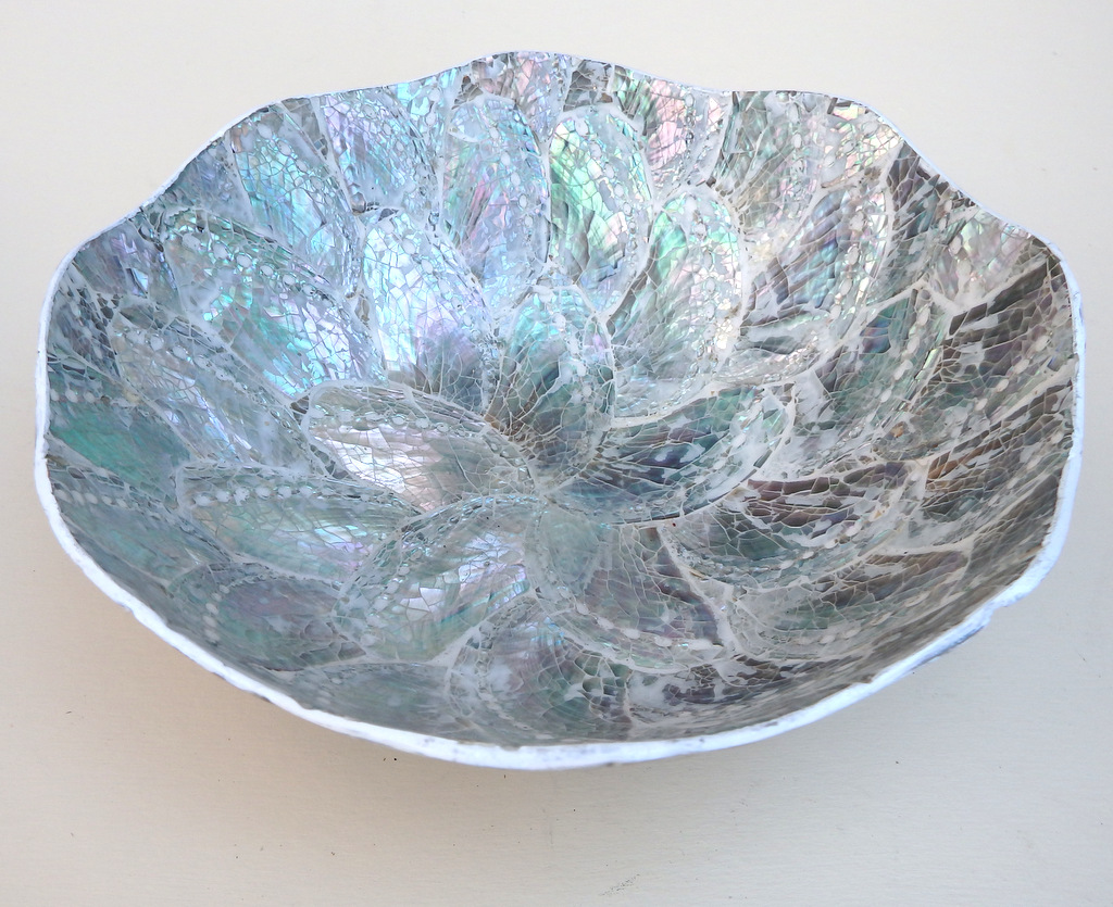 Misa okrúhla z pravej perlete, 24 cm, ručná práca