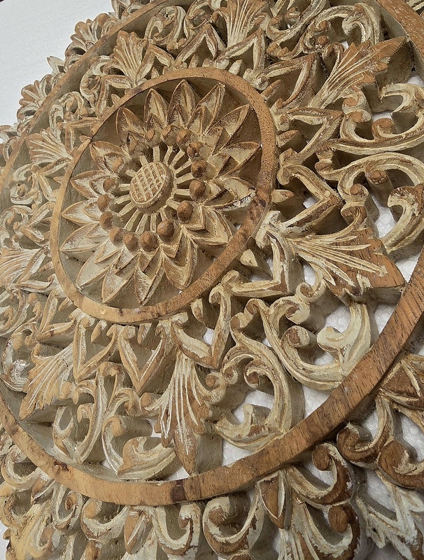 Dekorácia na stenu MANDALA White lace- exotické drevo, ručná práca,40 cm