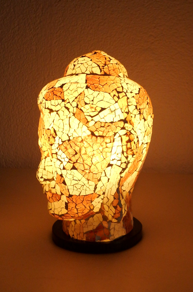 Stolná lampa HLAVA BUDHA, ručná práca