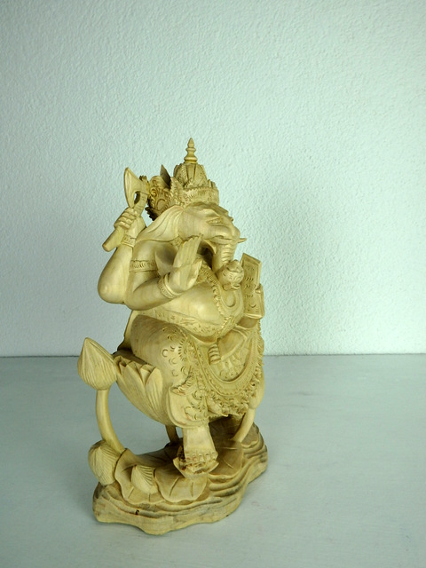 Soška Ganesh na lotose, ručná práca, exotické drevo, 
