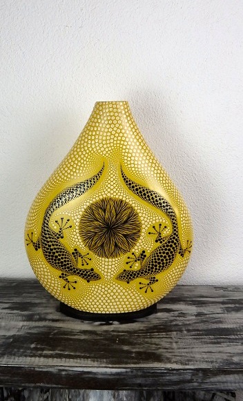 Stolná lampa Mandala žltá GEKO, ručne maľovaná obojstranne, 40 cm