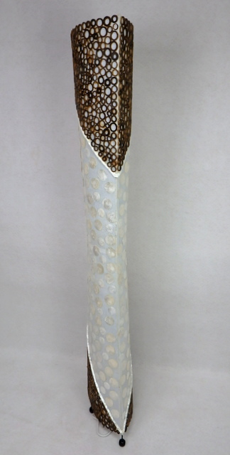 Stojacia  lampa DALILA biela, 150cm, pravá perleť a bambus, ručná práca