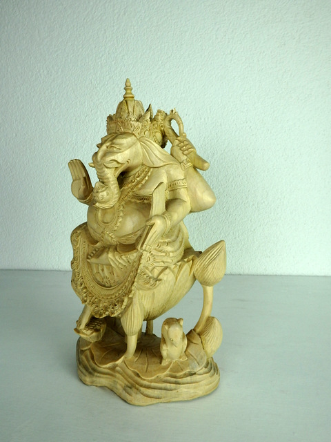 Soška Ganesh na lotose, ručná práca, exotické drevo, 