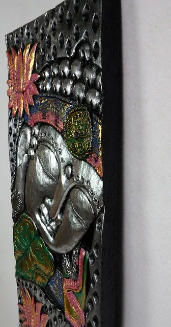 Dekorácia na stenu BUDHA strieborný, 120x30 cm, exotické drevo, ručná práca