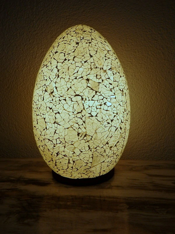 Stolná lampa biela EGG, 33 cm,  ručná práca, mozaika 