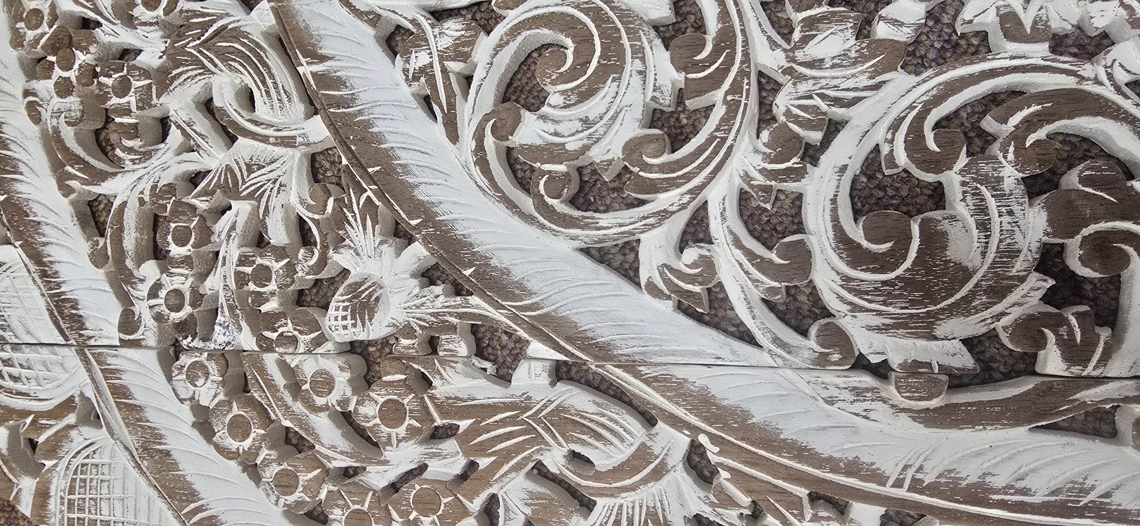 Ručne vyrezávaná  mandala z teaku,120 cm, biela patina