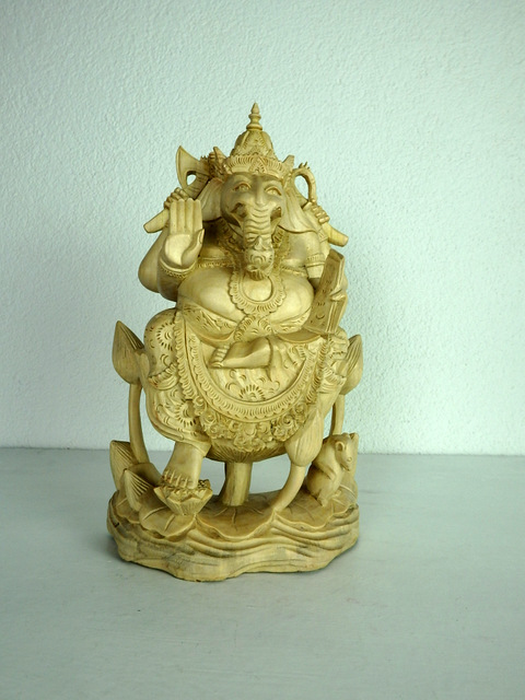 Soška Ganesh na lotose, ručná práca, exotické drevo, 