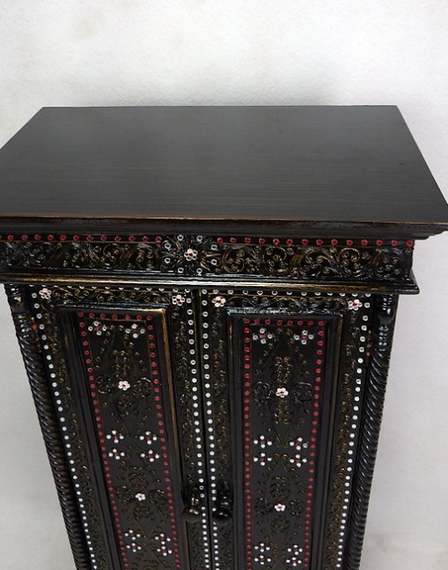 Skrinka CASTLE black, ručná práca, exotické drevo