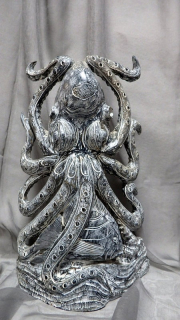 Socha Chobotnica, exotické drevo, sivá, 50 cm