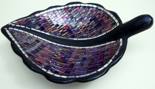 Miska dekoračná LIST,  fialová, ručná mozaika