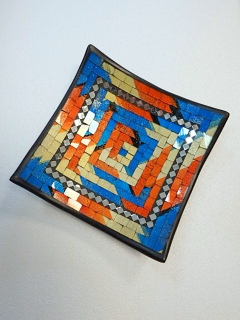 Dekoračná miska  oranžová farebná,hranatá, ručná mozaika 